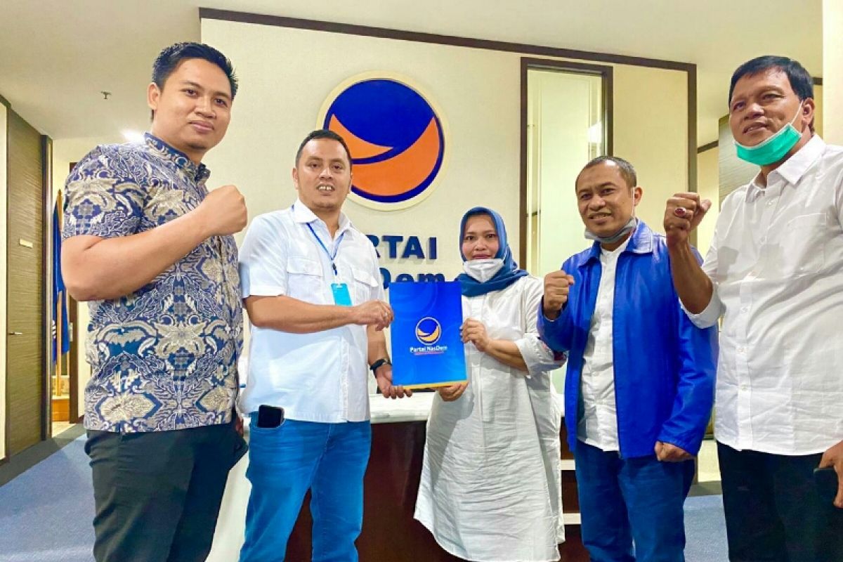 Terima SK DPP Nasdem, Kasmarni-Bagus tunjukkan kualitas lobi politik