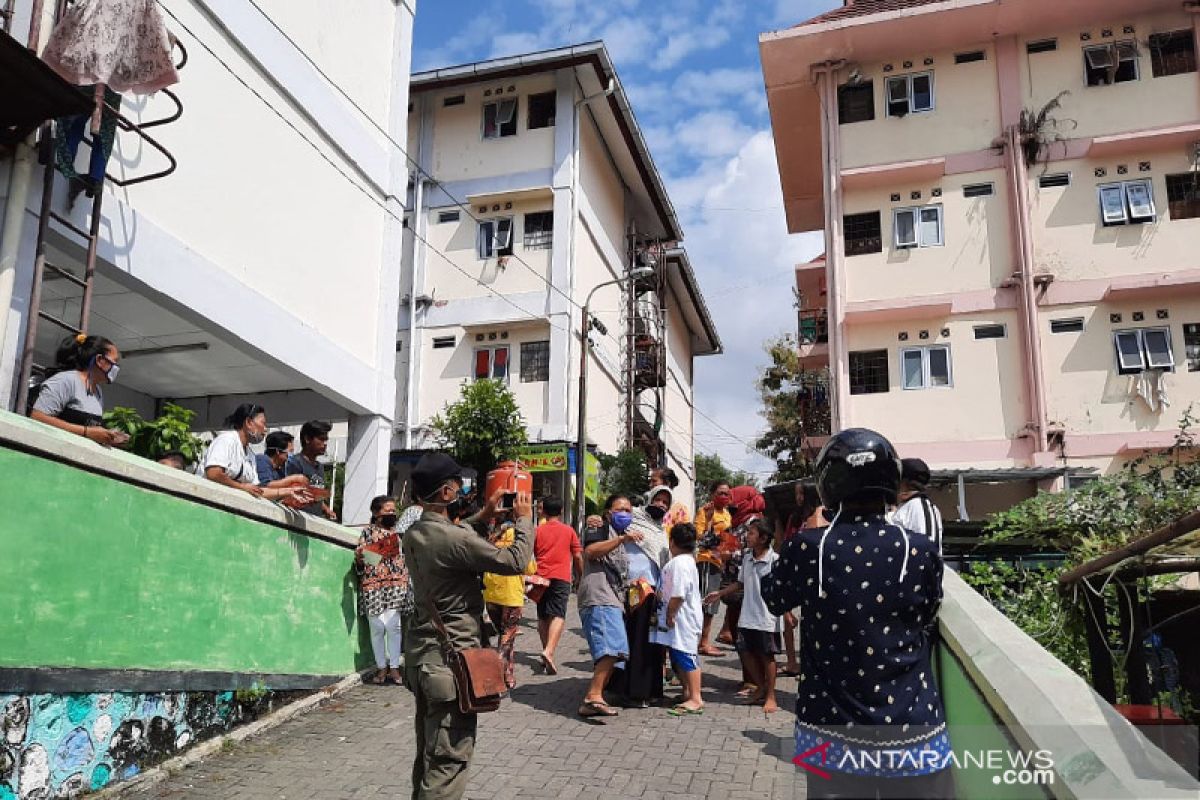 Tak pakai masker di tempat umum terancam sanksi dan denda Rp100 ribu