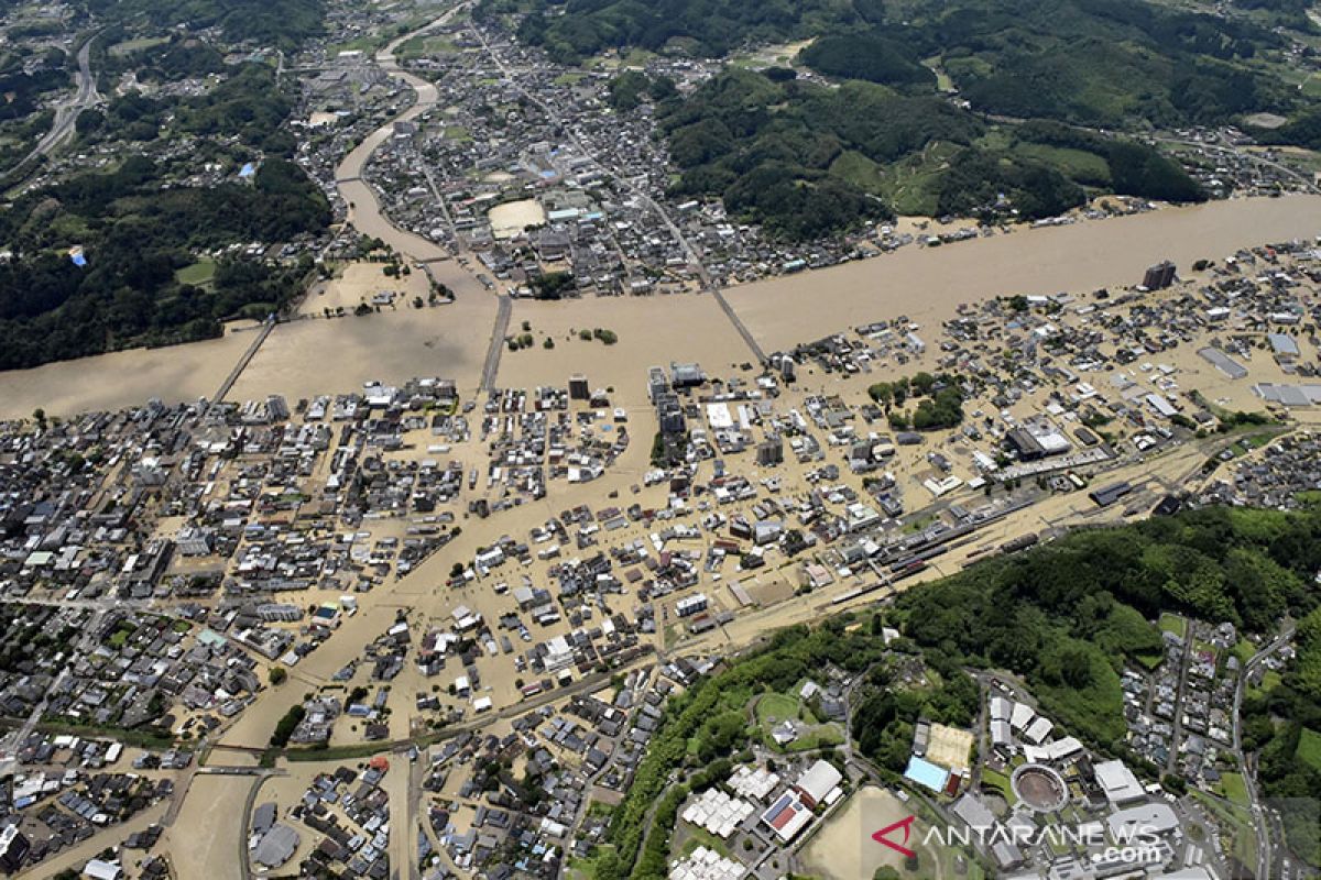 Hujan lebat hantam Kyushu Jepang sebabkan 13 orang hilang