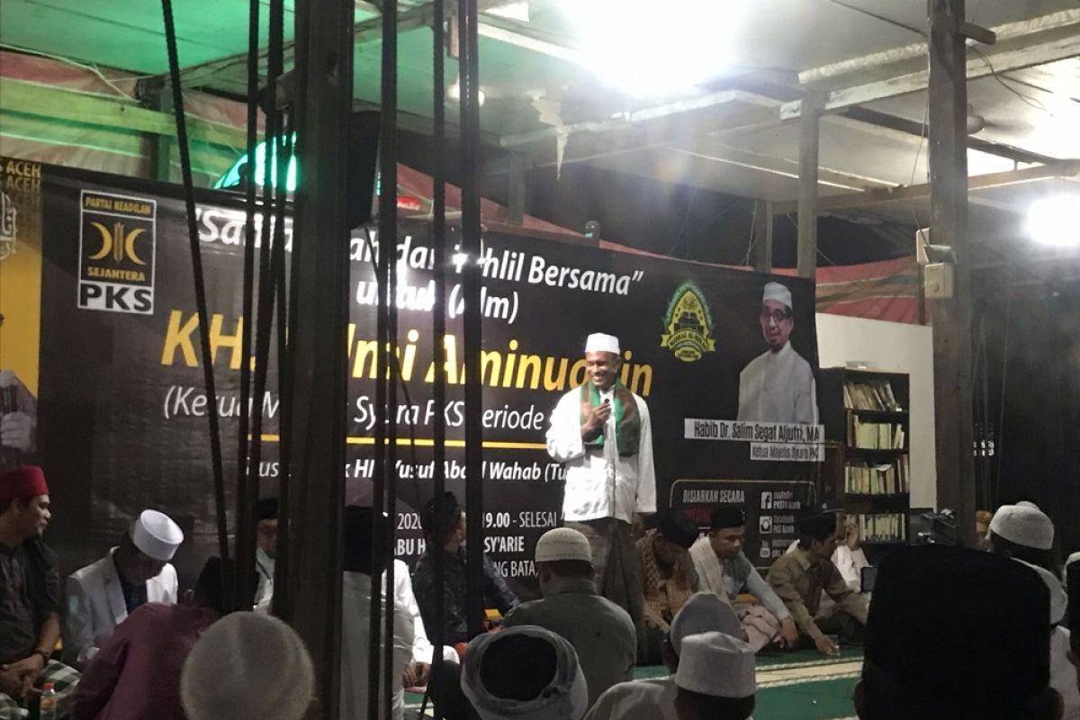 PKS Aceh dan santri tahlilan untuk Hilmi Aminuddin