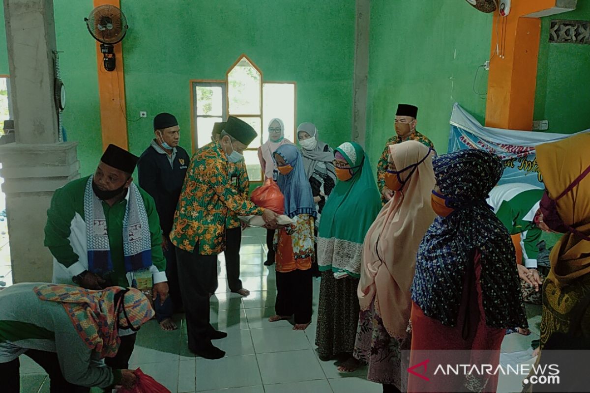 Baznas salurkan bantuan untuk warga pulau terluar di Bengkayang