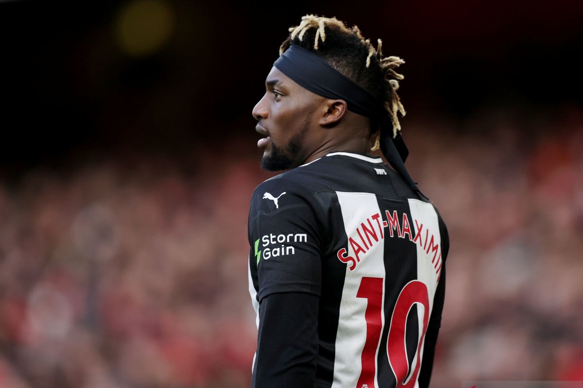 Saint-Maximin didekati PSG, begini jawaban Steve Bruce