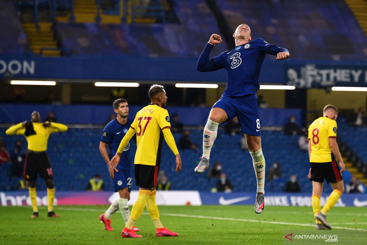 Hajar Watford, Chelsea amankan kembali posisi empat besar