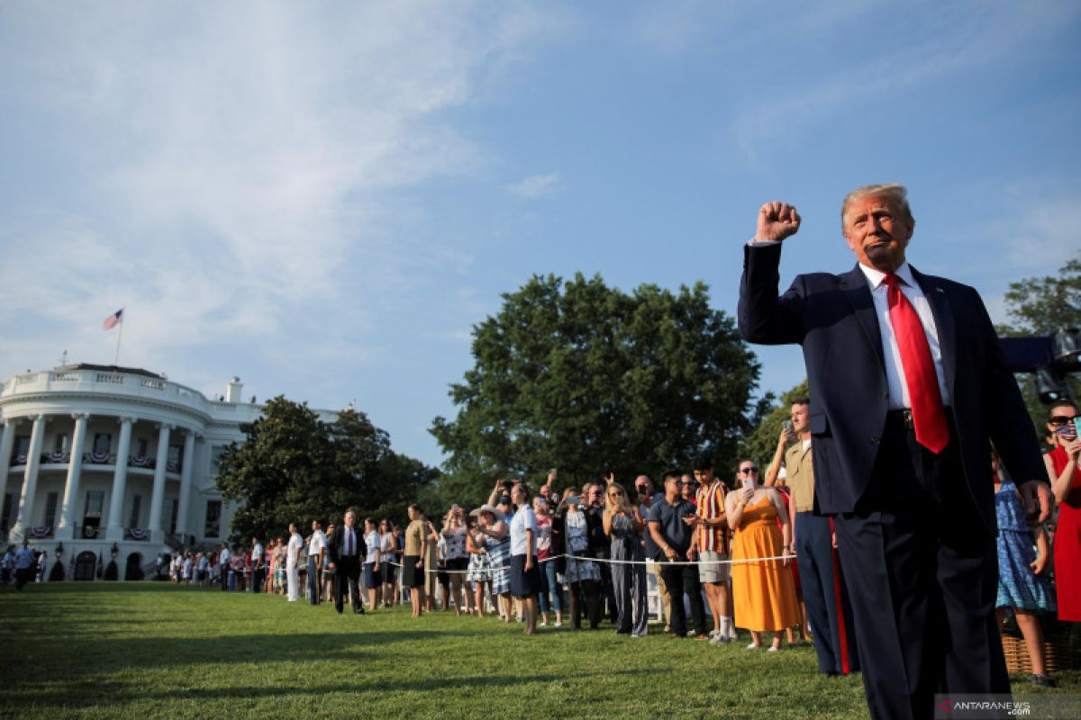 Trump tidak pertimbangkan mandat nasional terkait penggunaan masker