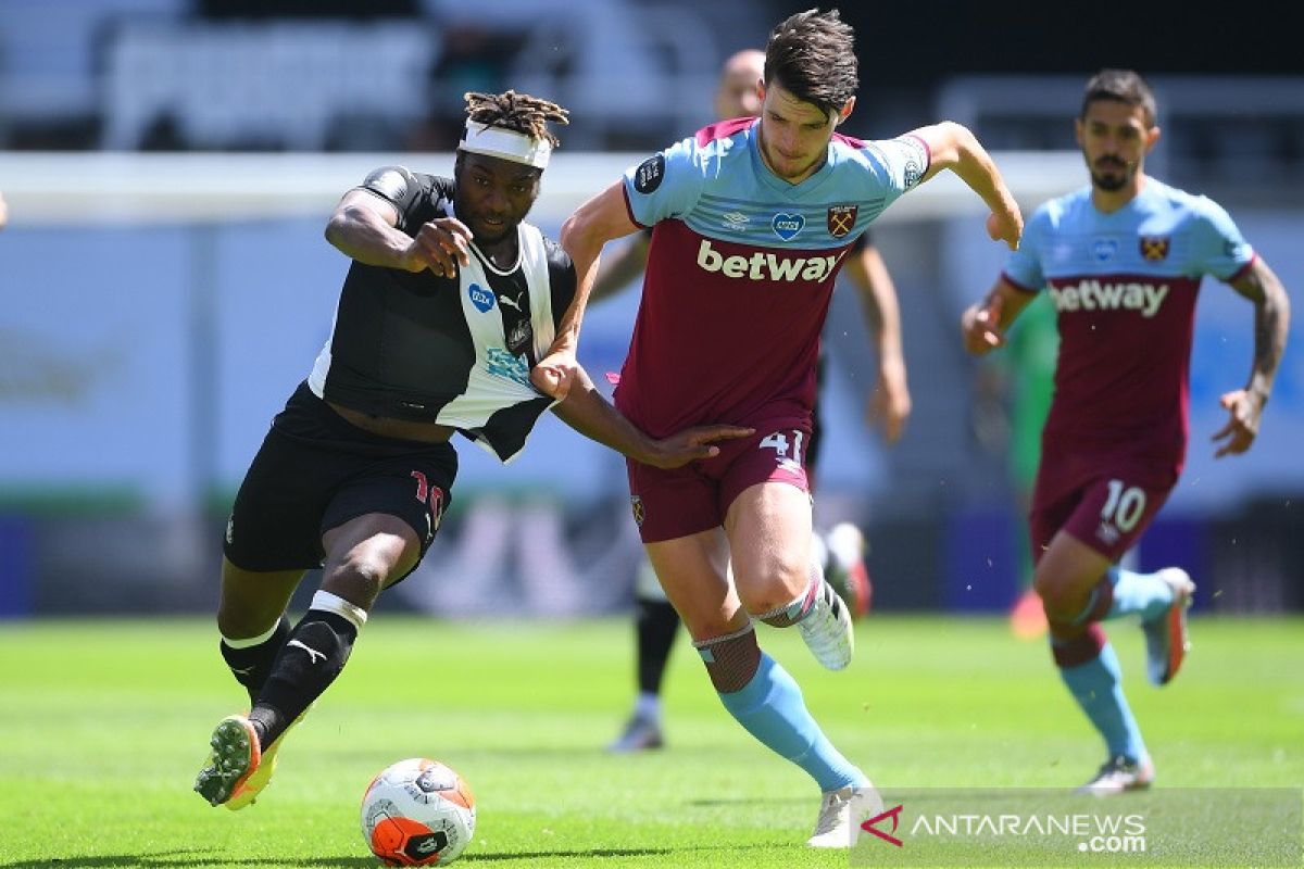 Imbangi Newcastle, West Ham tambah jarak aman degradasi