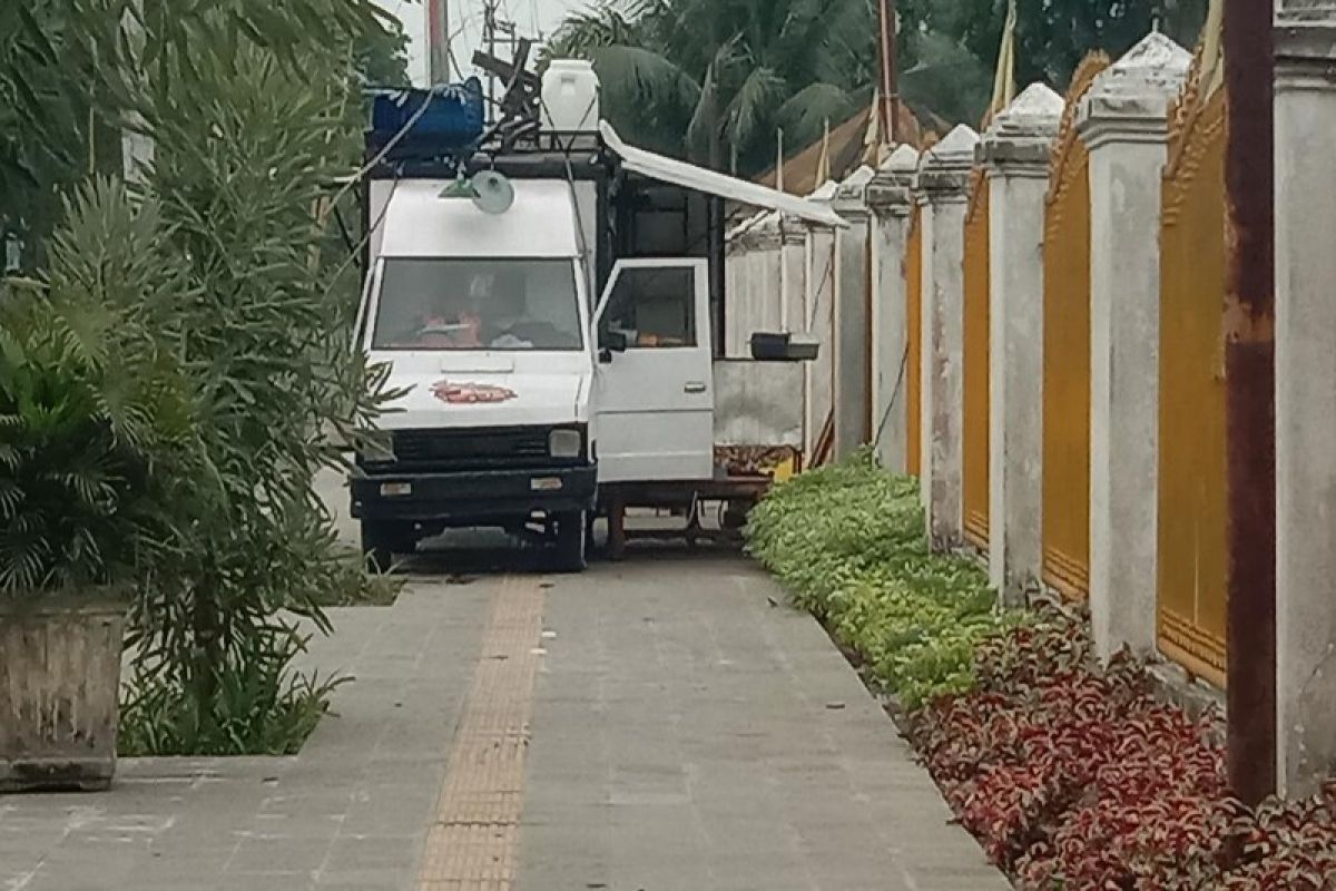 Pemkab Langkat harus tertibkan pedagang berjualan di trotoar