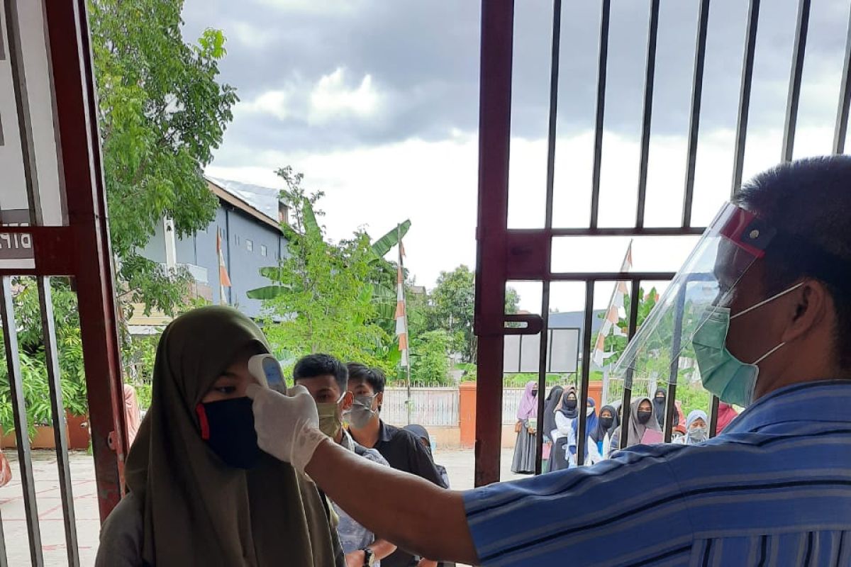 Suhu tinggi, seorang peserta UTBK di Unhas gagal ujian