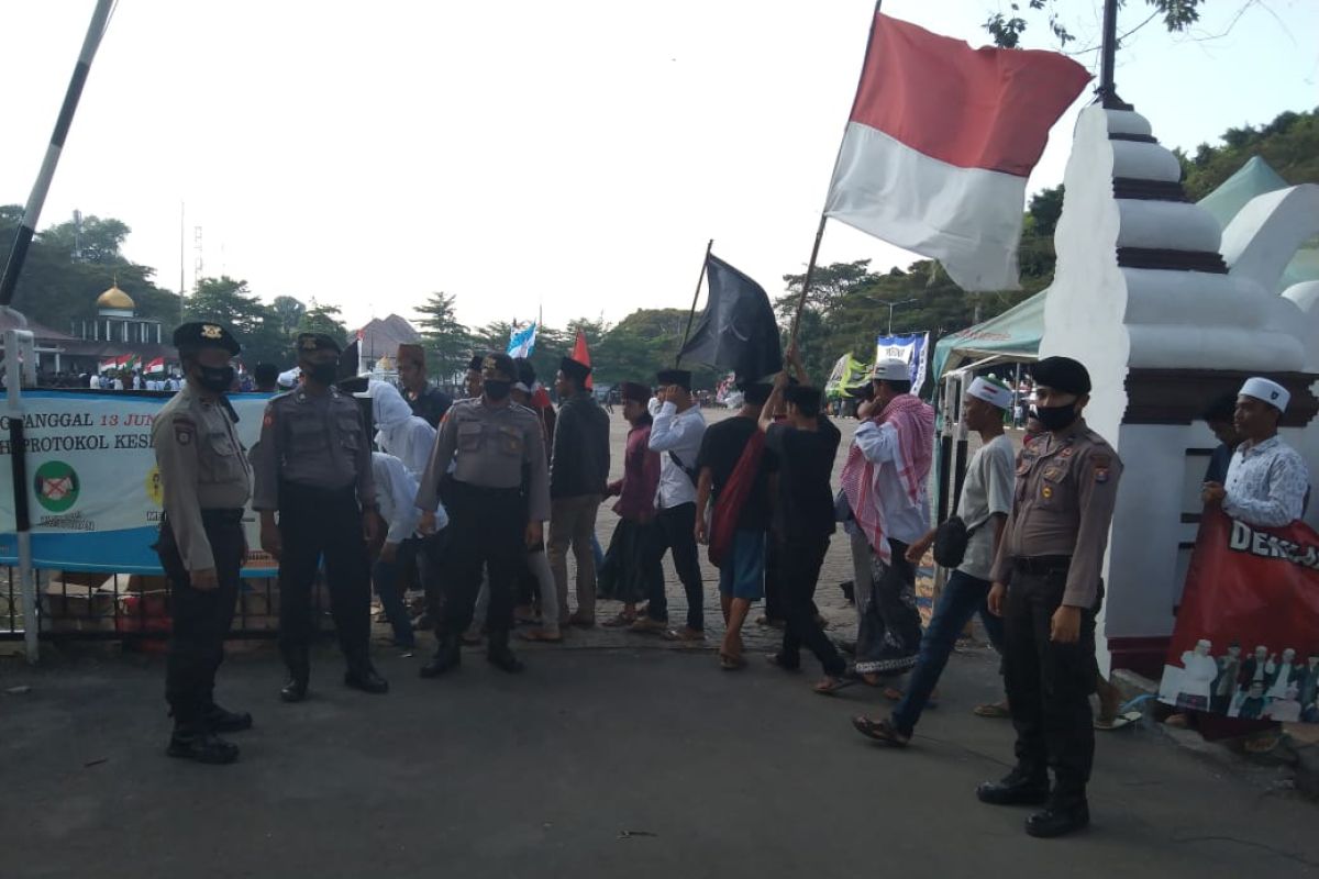 Ratusan polisi kawal Apel Akbar Forum Lintas Ormas Banten