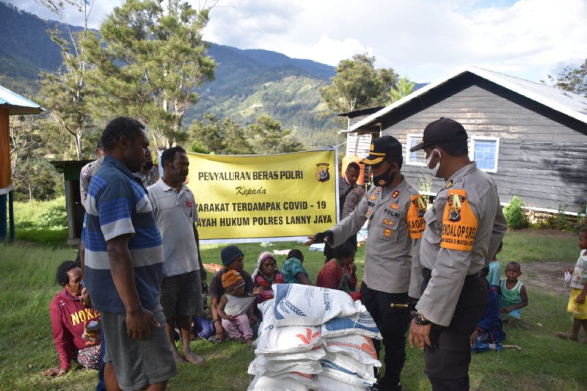 Lima distrik di Lanny Jaya Papua terima bantuan beras Polri