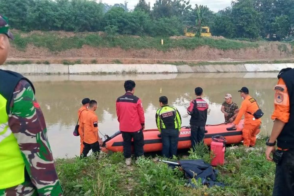 Tim SAR cari nenek tenggelam di Sungai Irigasi Serang Banten