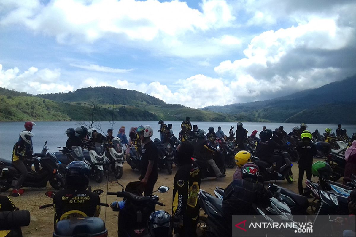 Menikmati eksotisme Danau Talang pada normal baru