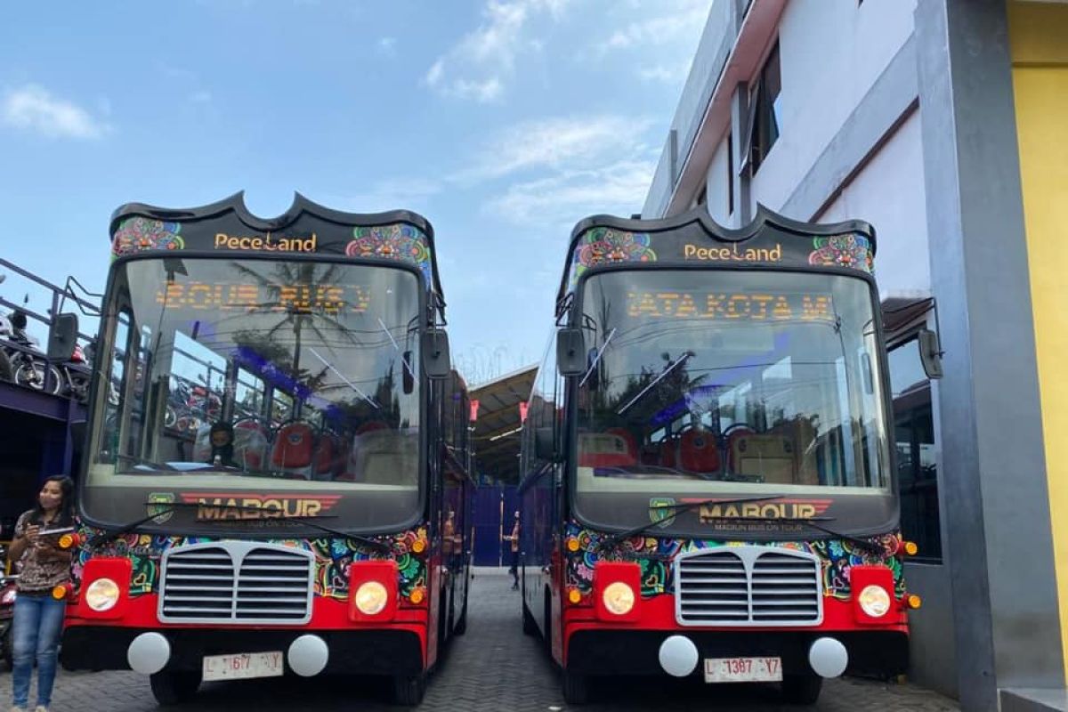 Bus wisata Kota Madiun 