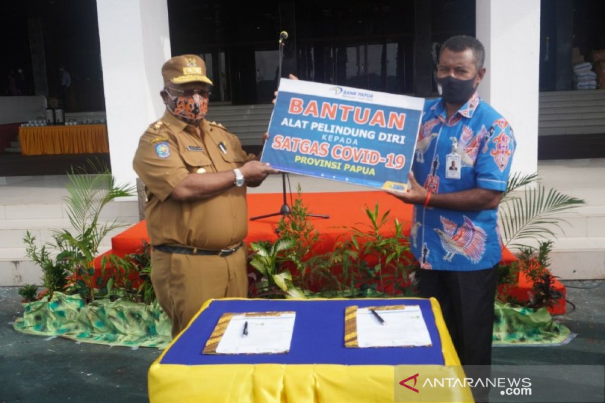 Pemprov terima bantuan APD dari Bank Papua