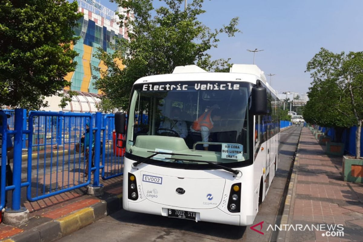 TransJakarta plans to start operating 100 electric buses by 2020-end