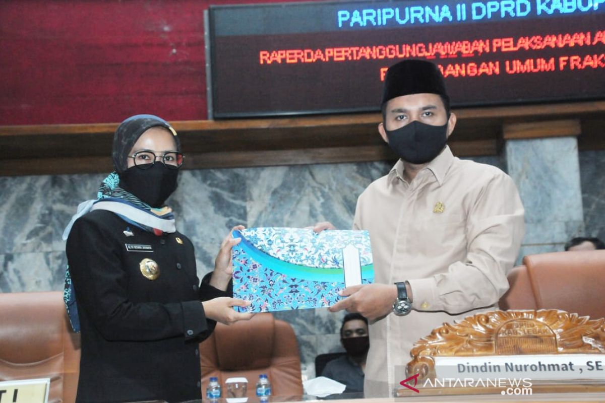 Bupati Lebak sampaikan nota penjelasan Raperda pelaksanaan APBD 2019