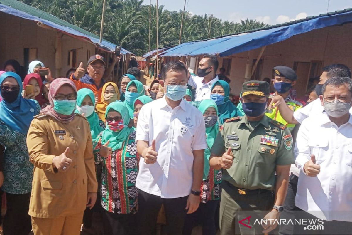 Ade Yasin resmikan 1.753 unit huntara untuk korban bencana di Sukajaya (video)