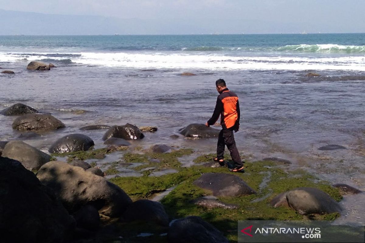 Tim SAR lakukan penyisiran darat dan laut cari wisatawan tenggelam