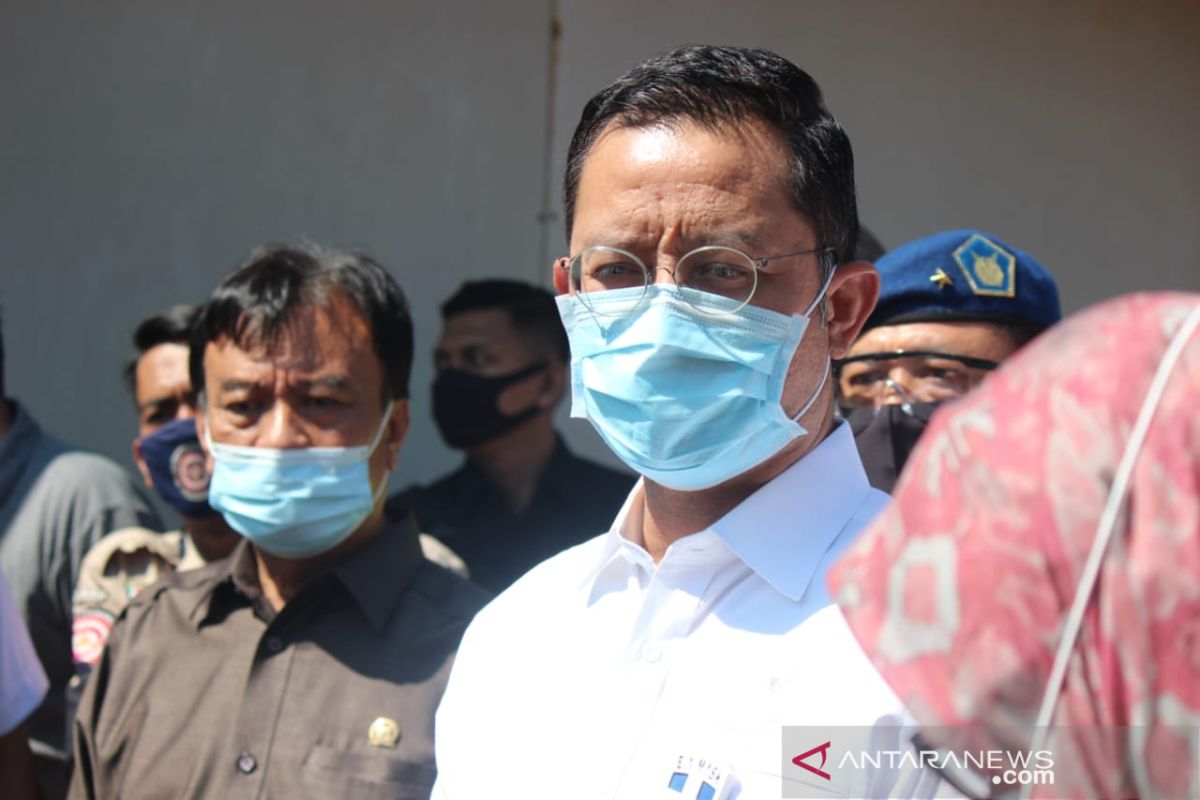 Mensos tunaikan janji Presiden bantu korban bencana di Sukajaya Bogor
