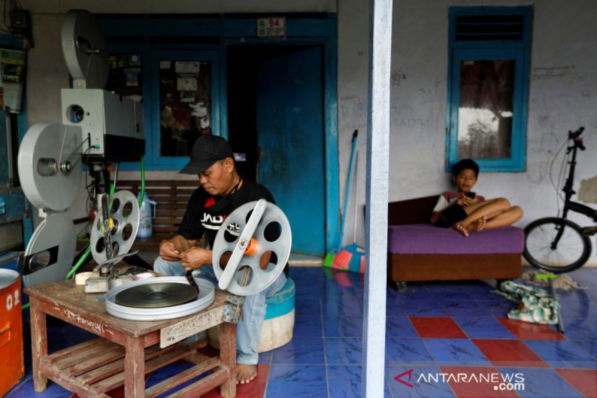 Pandemi COVID-19 beri guncangan besar industri film Indonesia