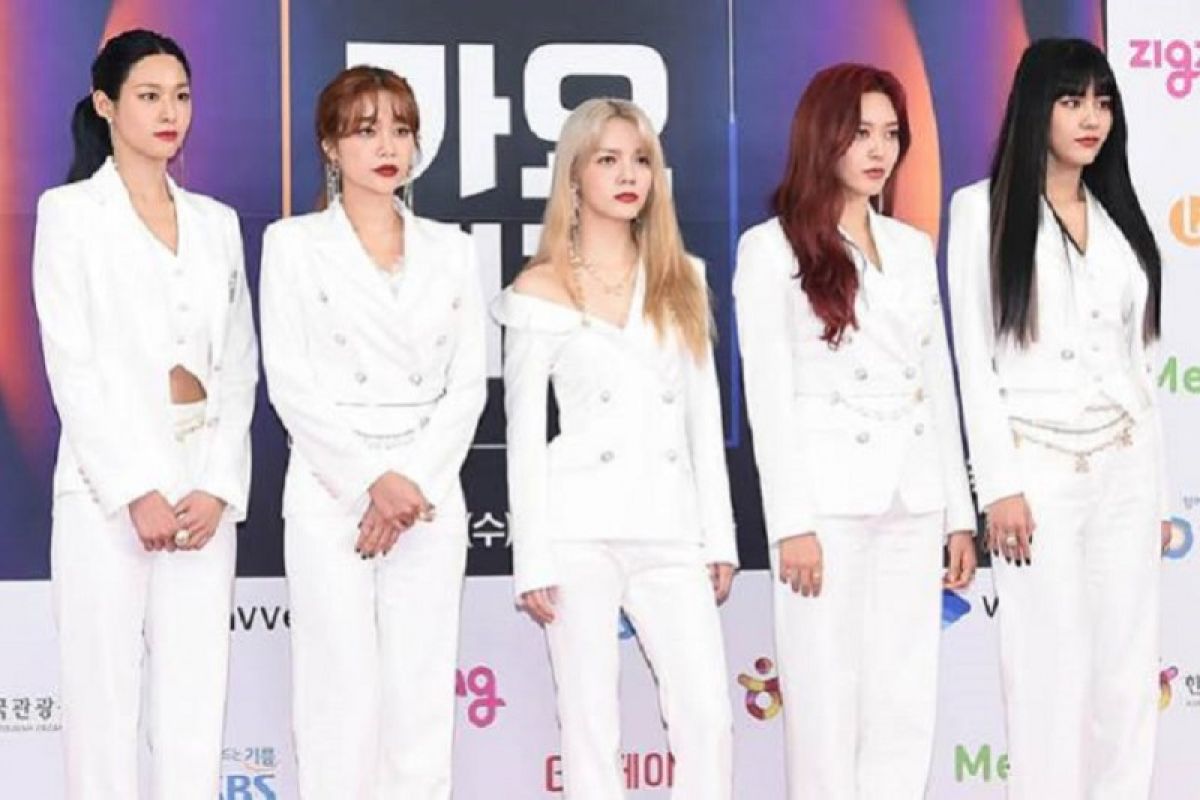 AOA batal tampil di Wonder Woman Festival terkait keluarnya Jimin