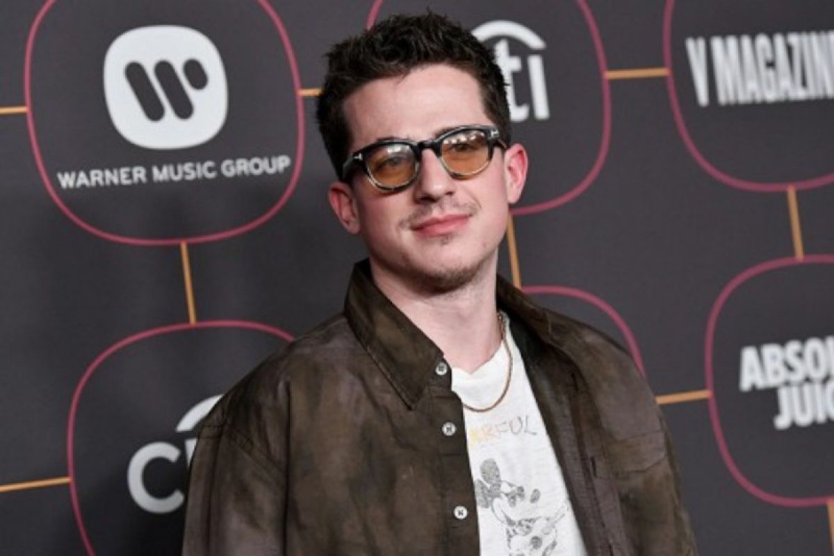 Charlie Puth dan empat musisi lain akan tampil di iHeart Radio Award