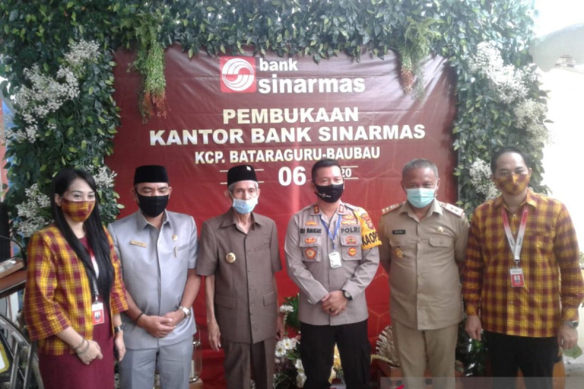 Wali Kota Baubau mengapresiasi pembukaan Bank Sinarmas