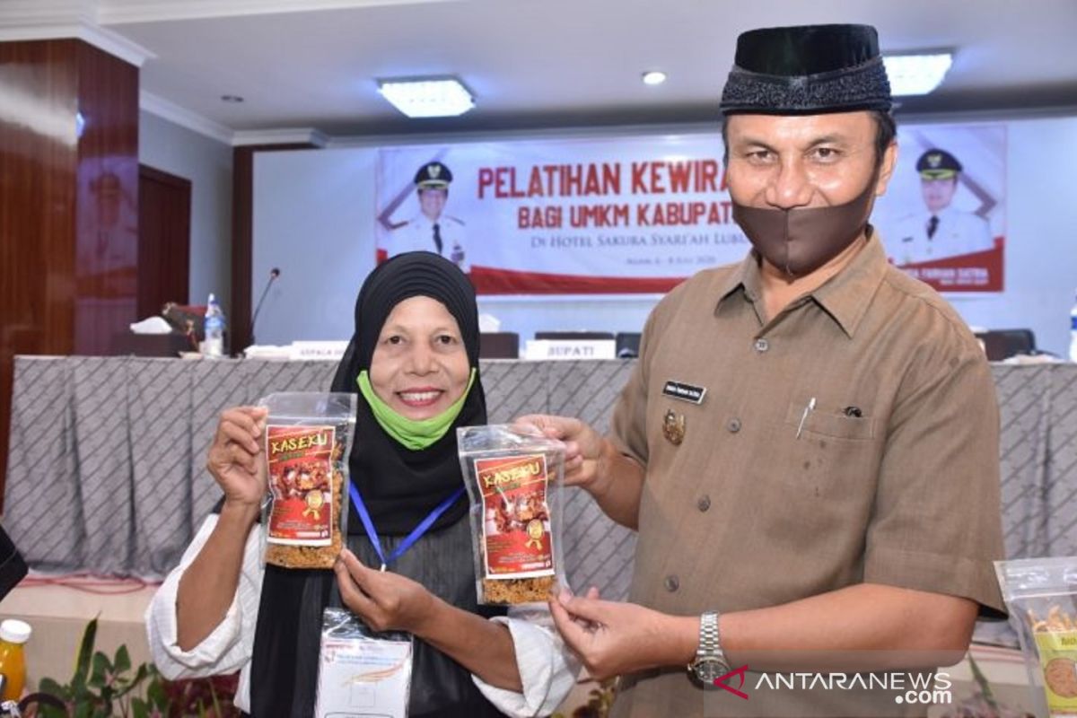 Pemkab Agam gelar pelatihan kewirausahaan untuk kembangkan UMKM diera normal baru