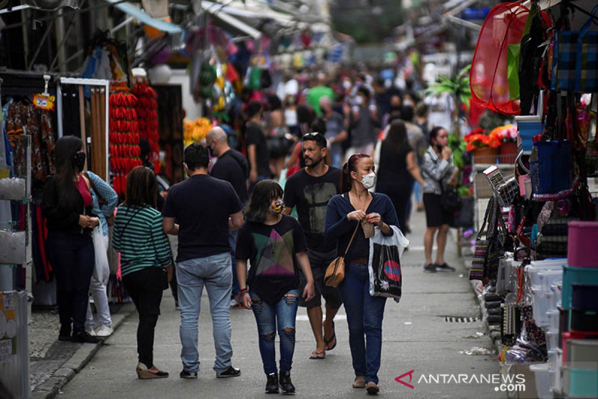 COVID-19 di Brazil mencapai 1,7 juta kasus dengan 67.964 kematian