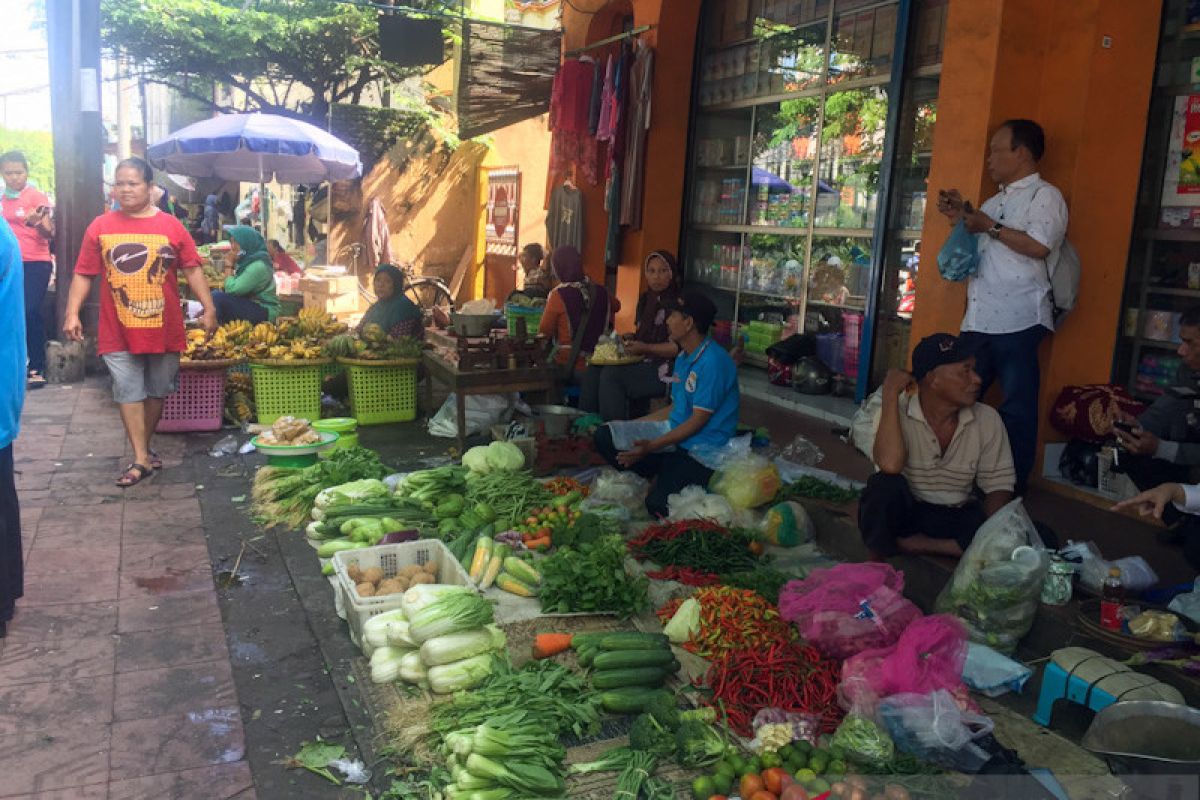 Pemerintah Kota Yogyakarta tertibkan luberan pedagang di luar pasar