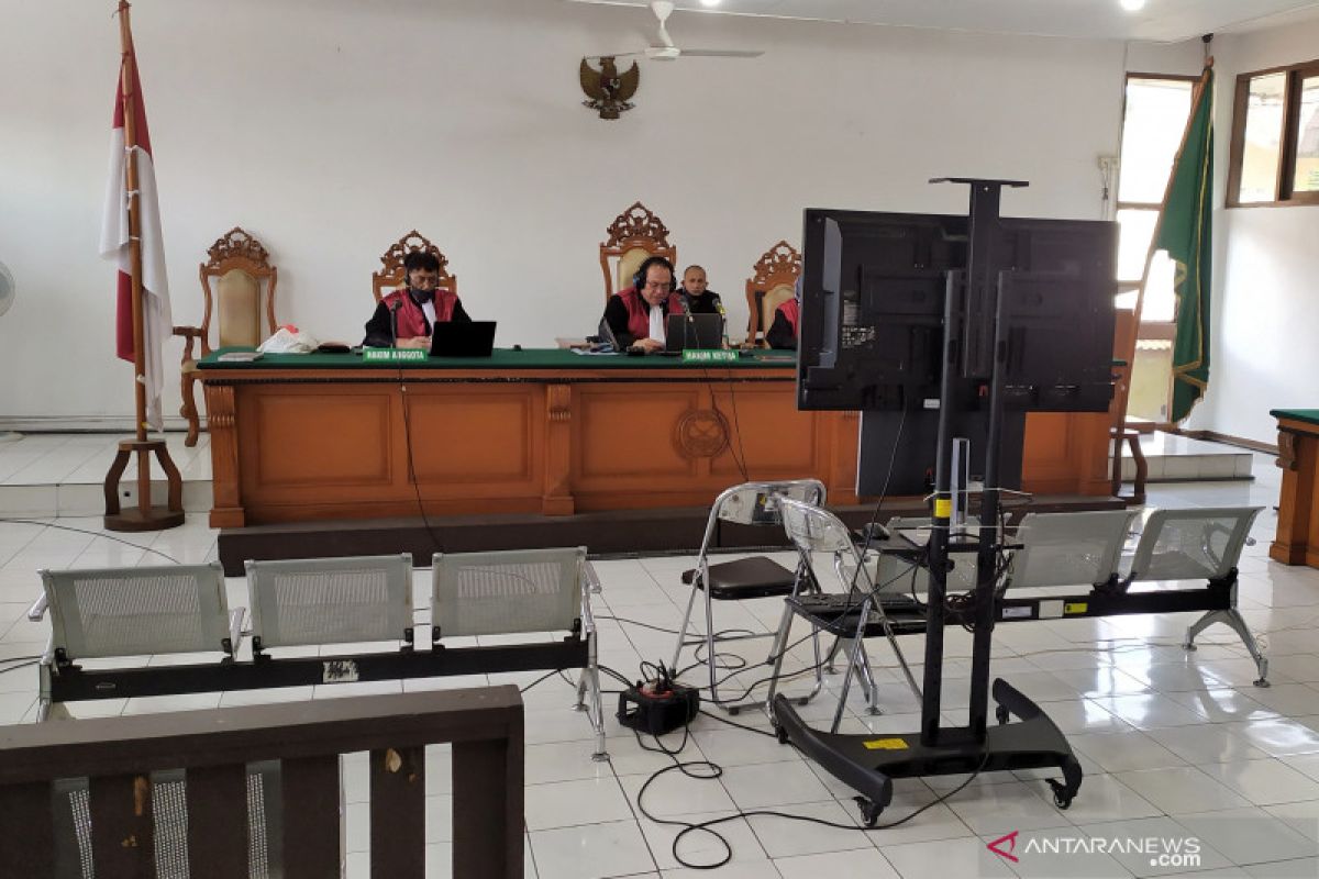 Bupati Indramayu nonaktif Supendi divonis 4,5 tahun penjara