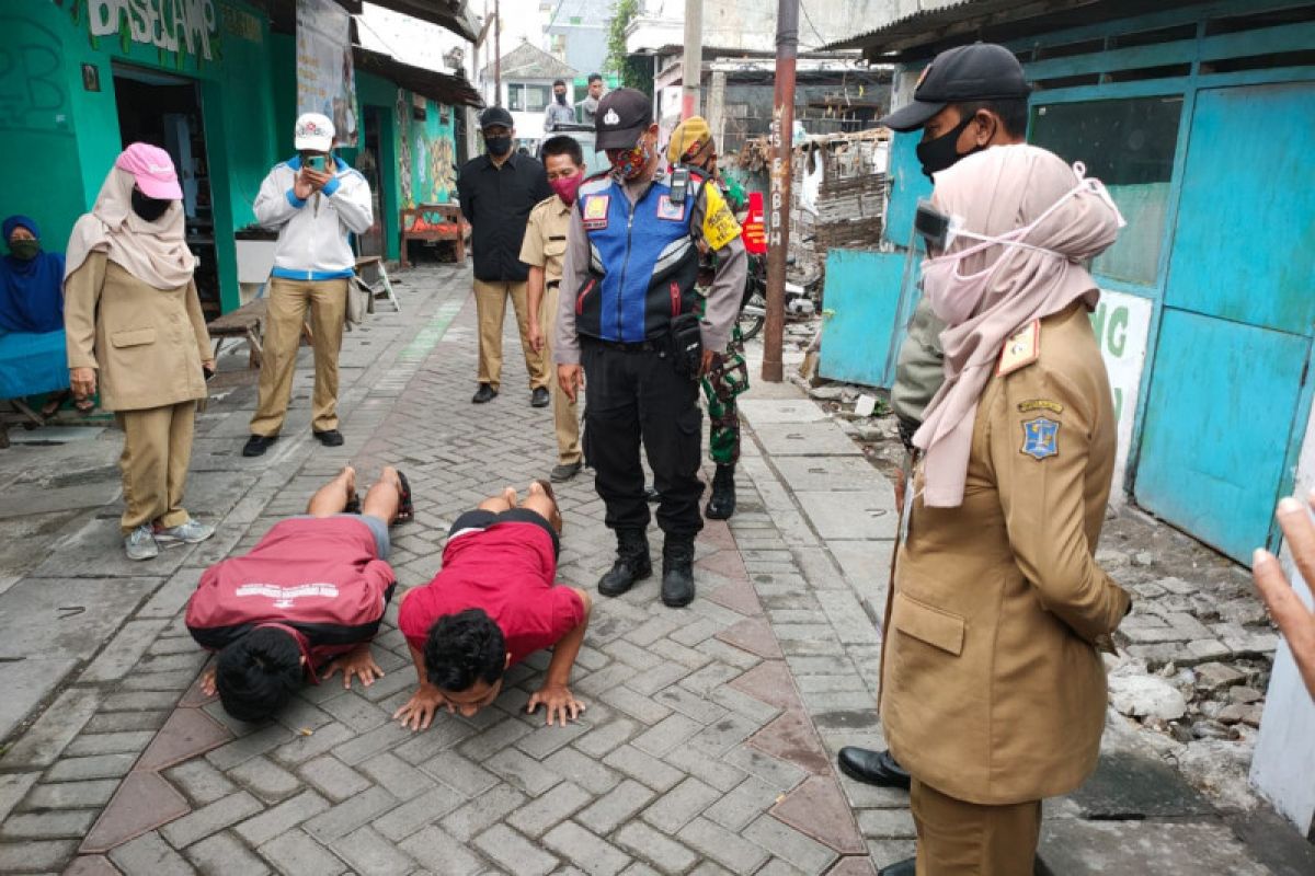 DPRD Surabaya minta pemkot lebih gencar razia masker