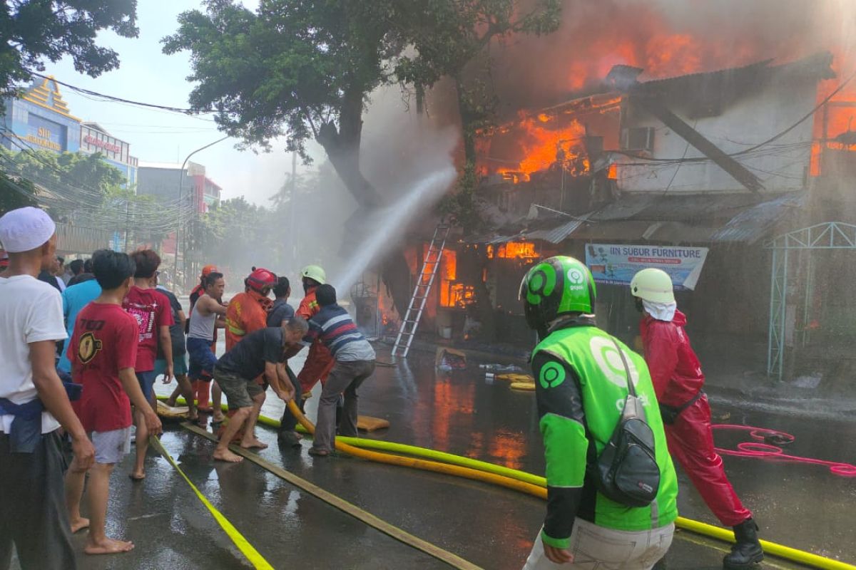 Kebakaran di kawasan Pondok Rumput diduga akibat kebocoran gas