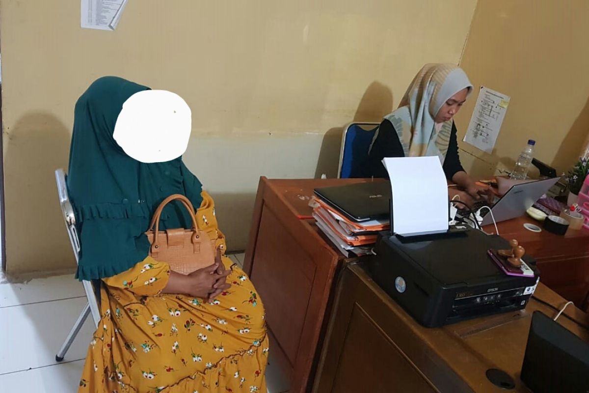 Ngaku dianiaya, seorang gadis laporkan ayah dan ibu tiri ke polisi