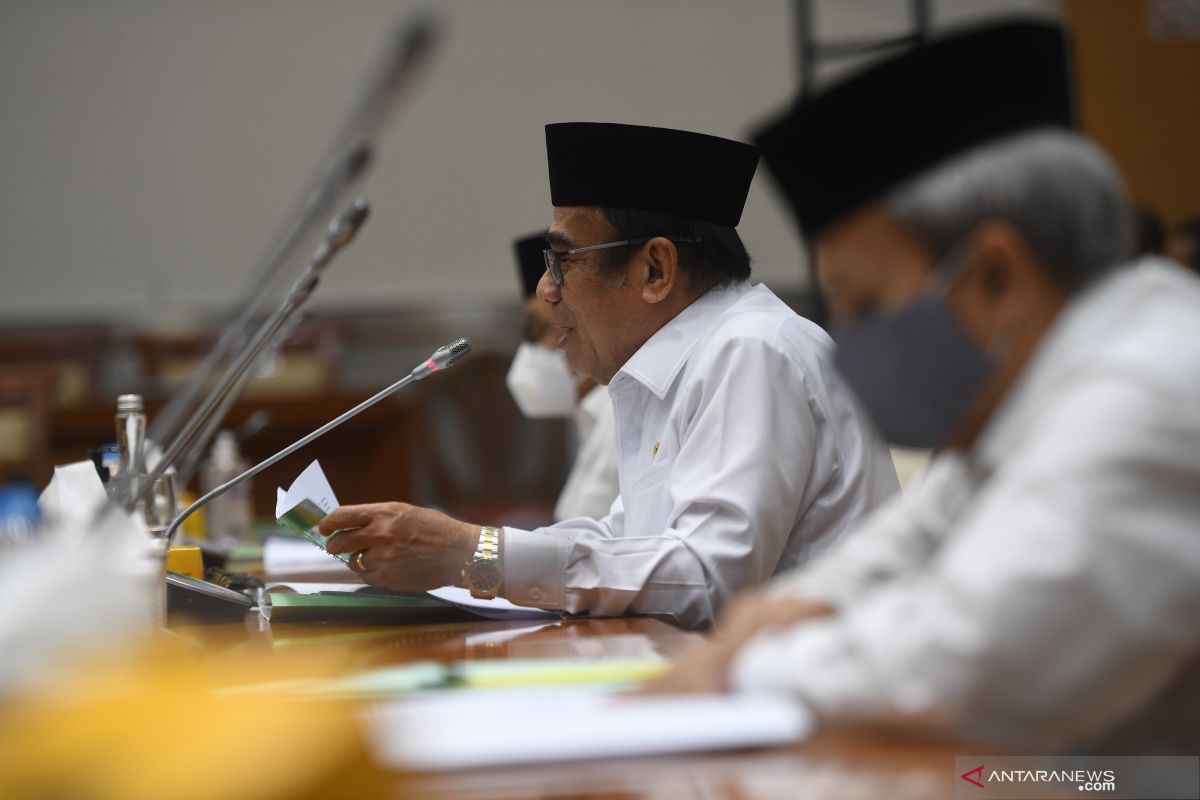 Menag Fachrul Razi mengingatkan agar protokol kesehatan dijalankan saat Idul Adha