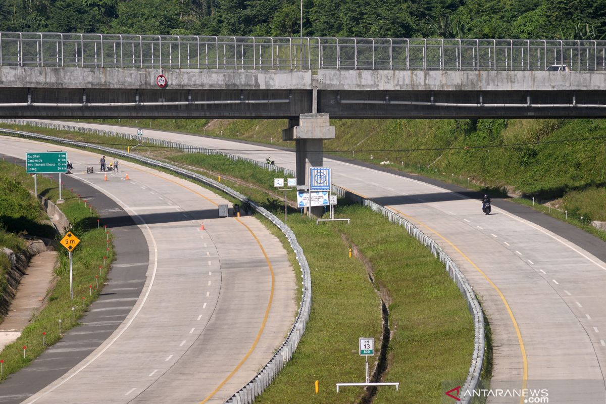 Presiden Jokowi Tol Manado-Bitung tarik minat investasi