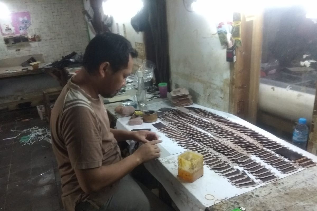 Perajin dompet di Kabupaten Lebak kewalahan layani permintaan pasar