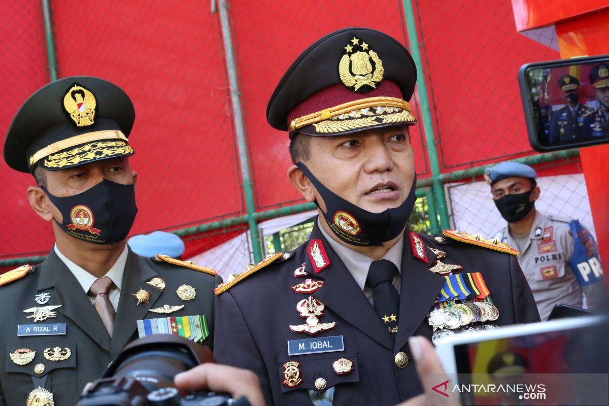 TNI-Polri bersiaga di rumah sakit mencegah penjemputan jenazah COVID-19