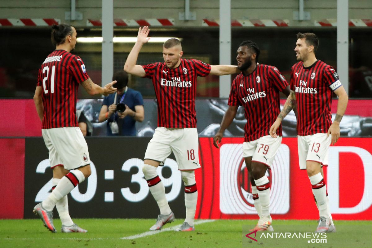 Drama empat gol tersaji saat  Napoli menjamu Milan