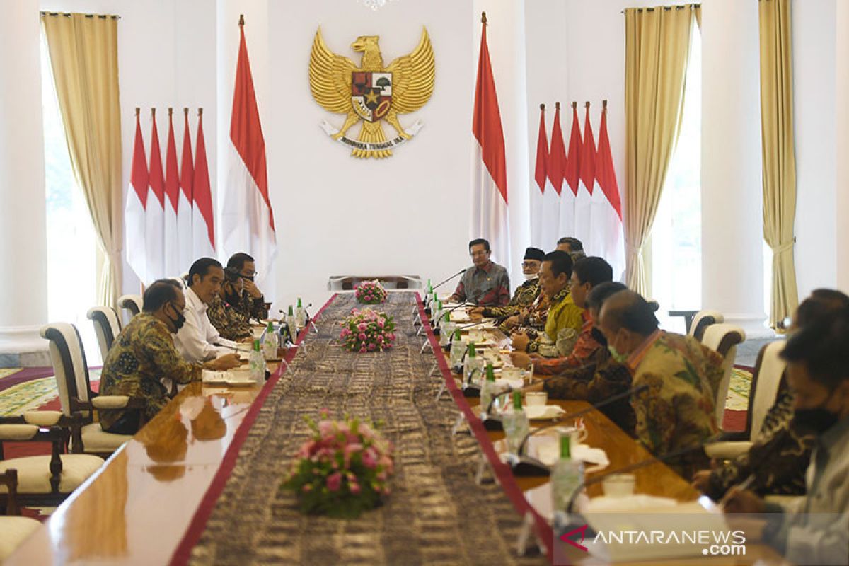 Jokowi bersama pimpinan MPR bahas RUU HIP di Istana Bogor