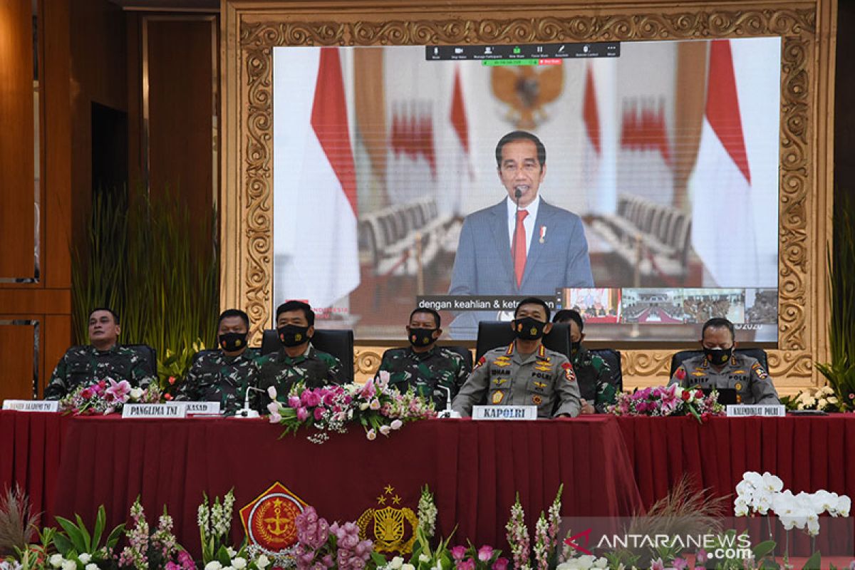 Presiden Jokowi minta perwira remaja TNI-Polri kuasai teknologi