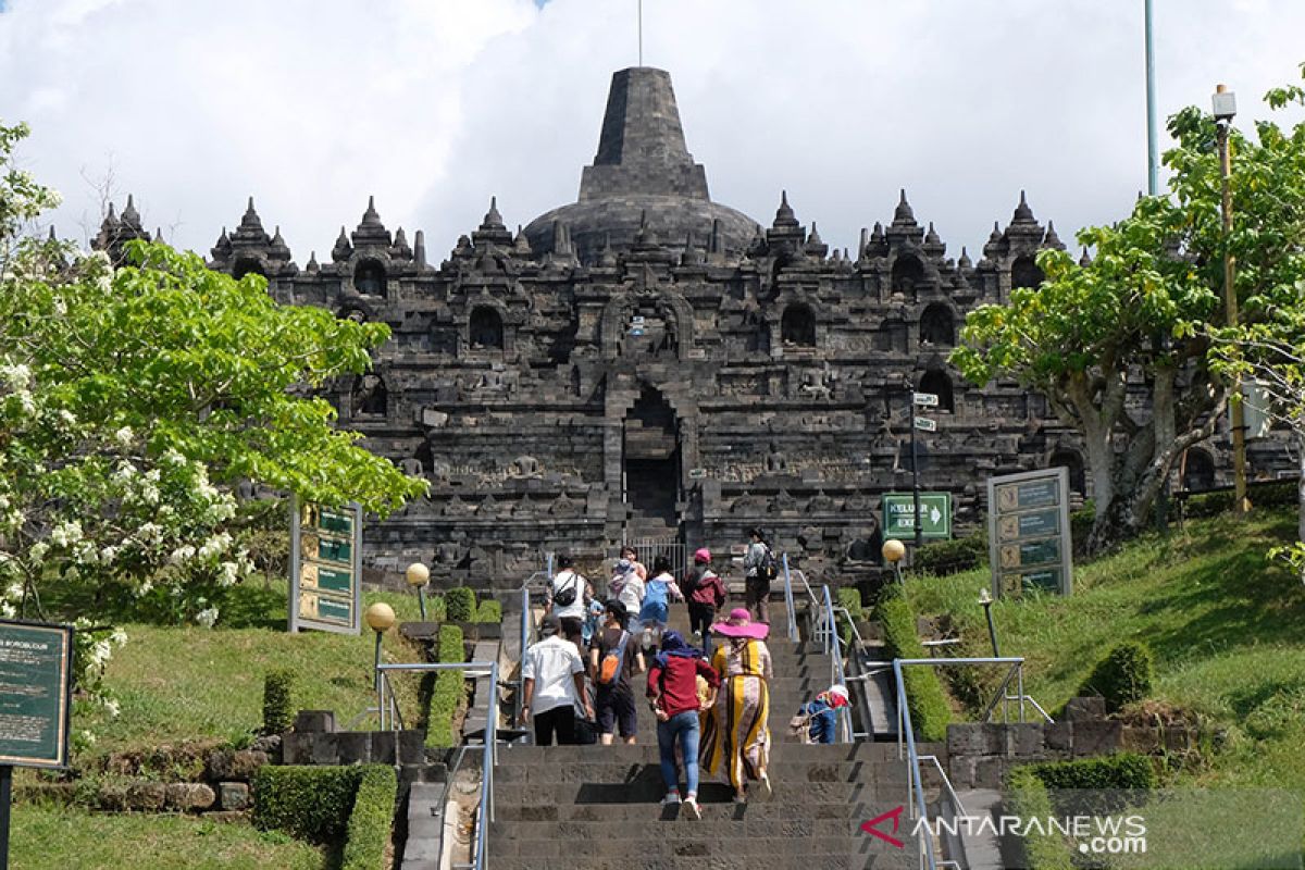 Pedagang dan parkir Candi Borobudur dipindah ke Kujon