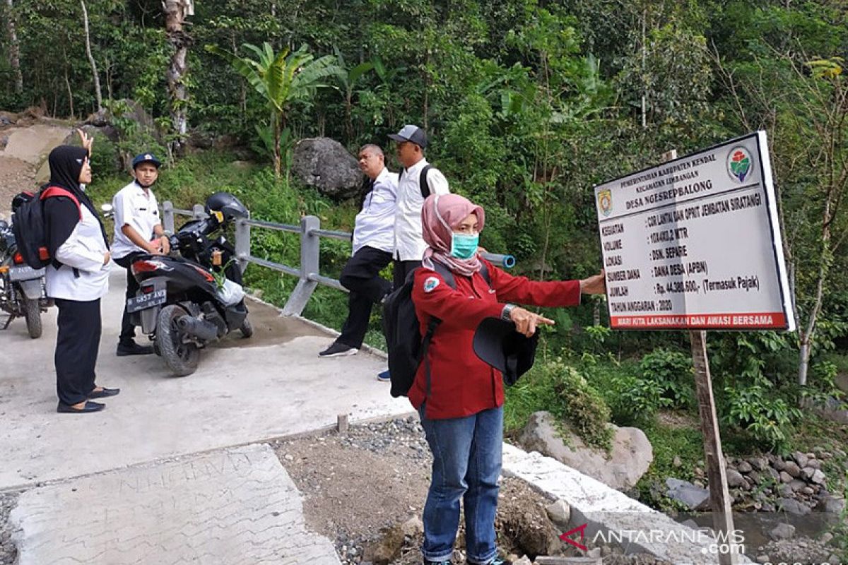 Mendes beri selamat pendamping desa antar anak jadi lulusan terbaik