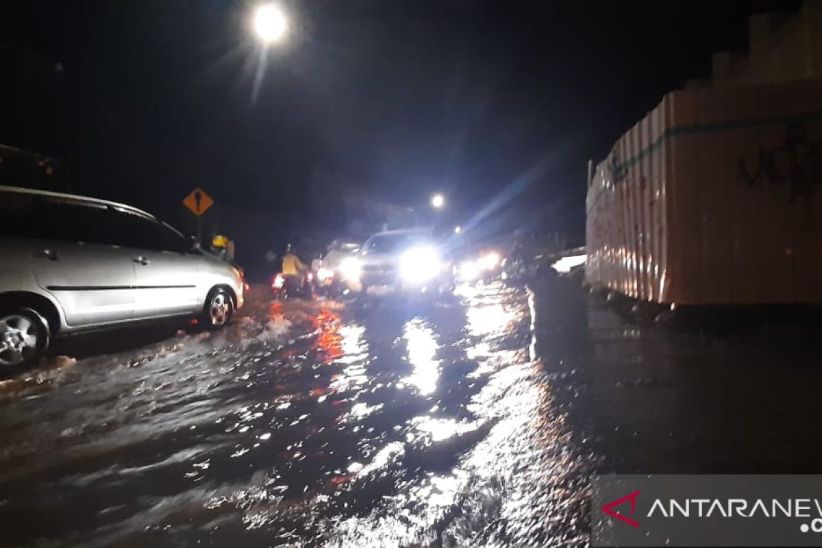 Diguyur hujan, Kawasan Puspemkot Tangsel terendam banjir