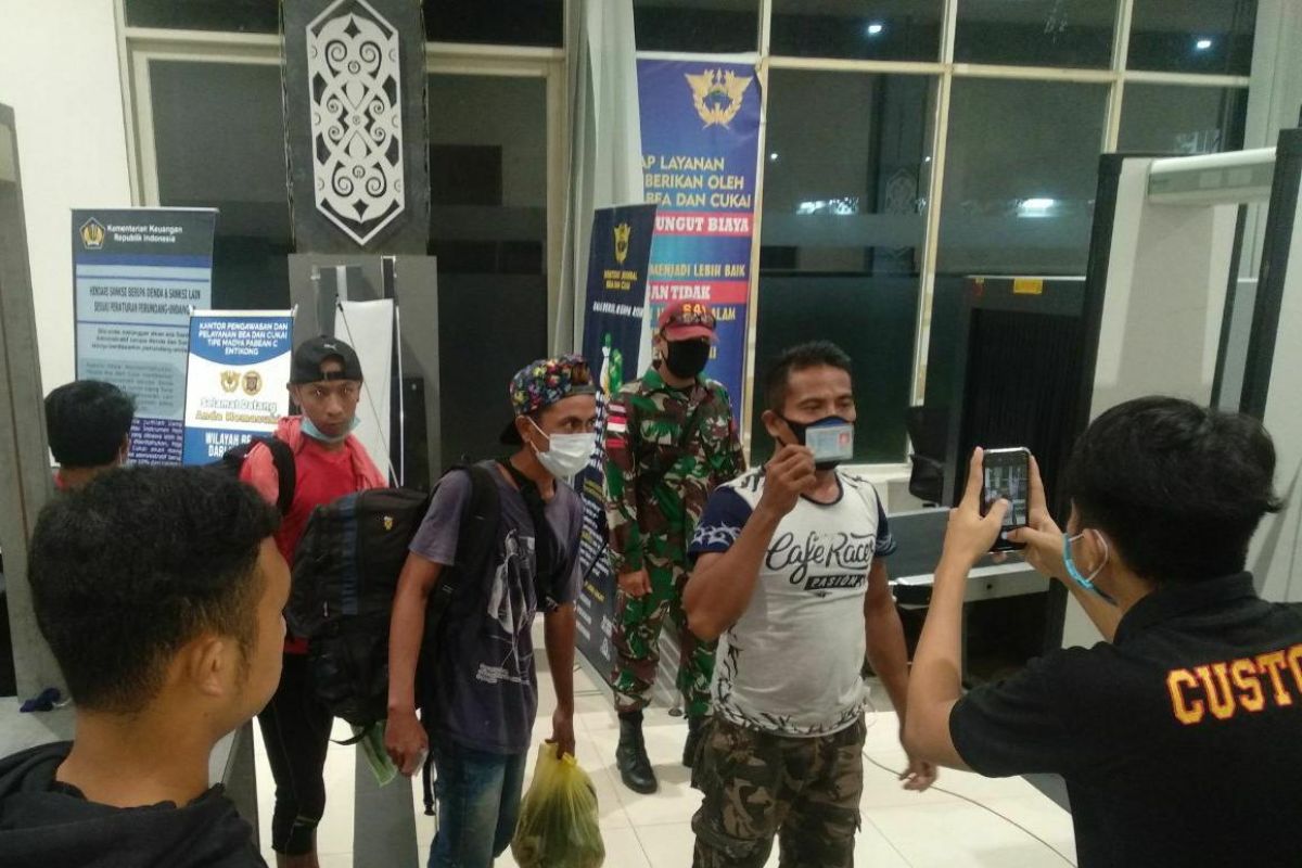 TNI amankan 39 pelintas ilegal di perbatasan Kalbar