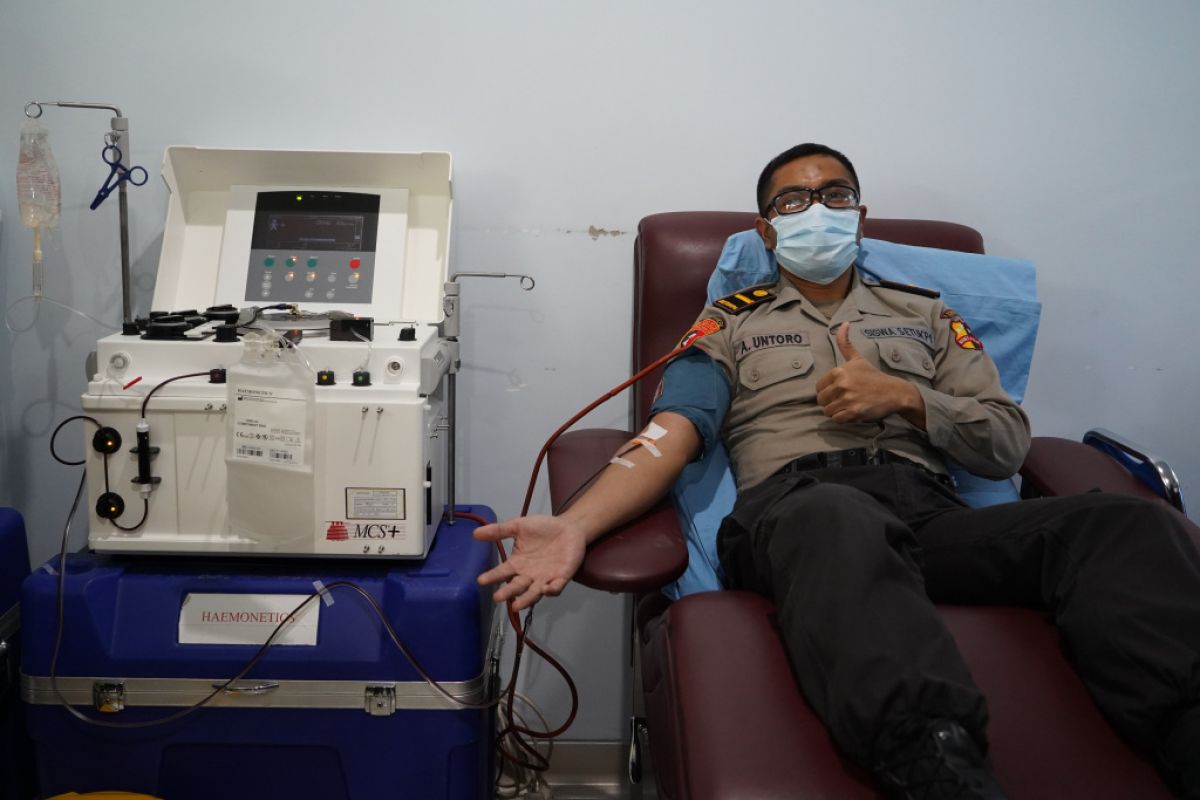 Empat anggota Polda DIY yang dinyatakan sembuh donor plasma darah untuk pengobatan COVID-19