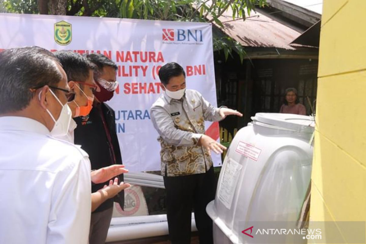 BNI salurkan CSR berbentuk 27 jamban sehat