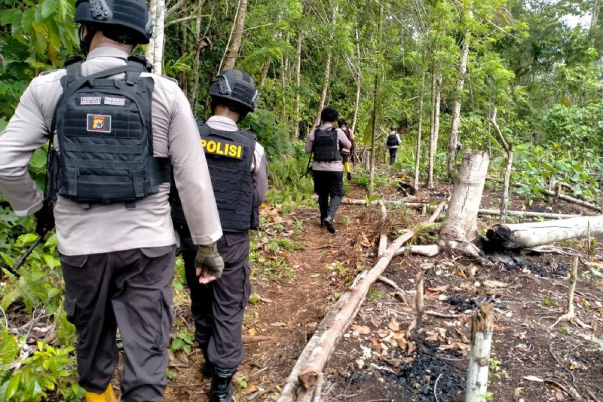 Polisi Jayapura gelar patroli jalan kaki di perbatasan RI-PNG