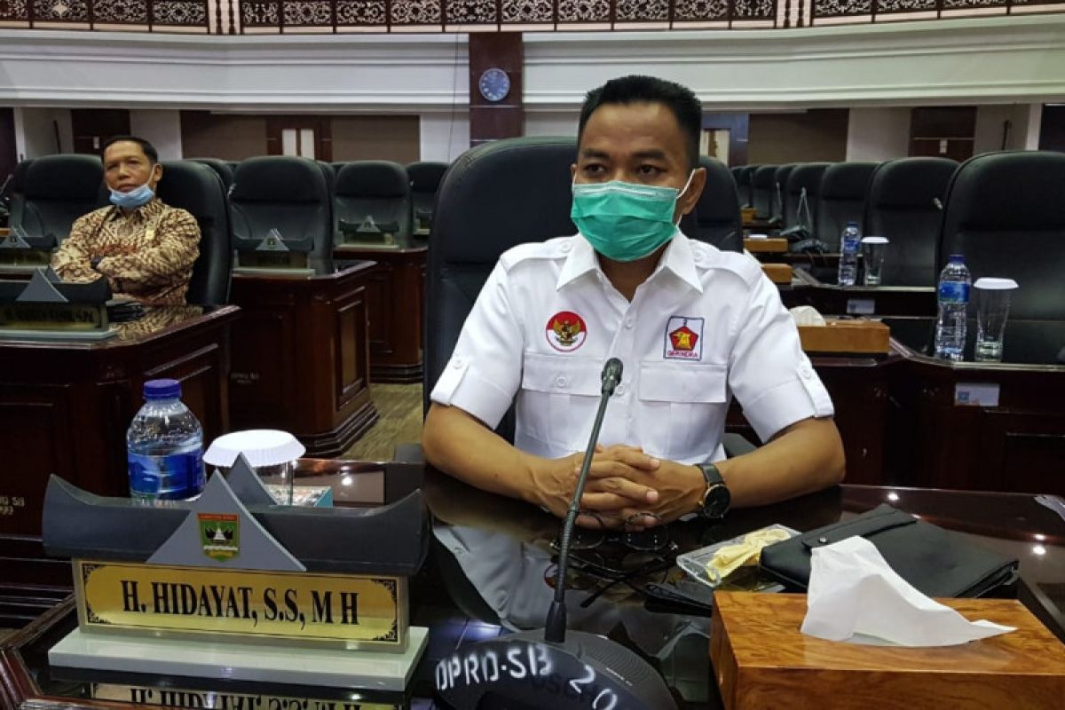 Dinilai banyak persoalan, legislator minta gubernur tunda pengumuman hasil seleksi PPDB 2020