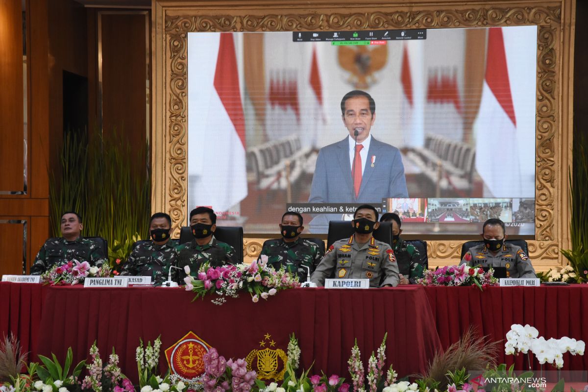 Presiden Jokowi lantik perwira TNI-Polri 2020 di Istana Negara