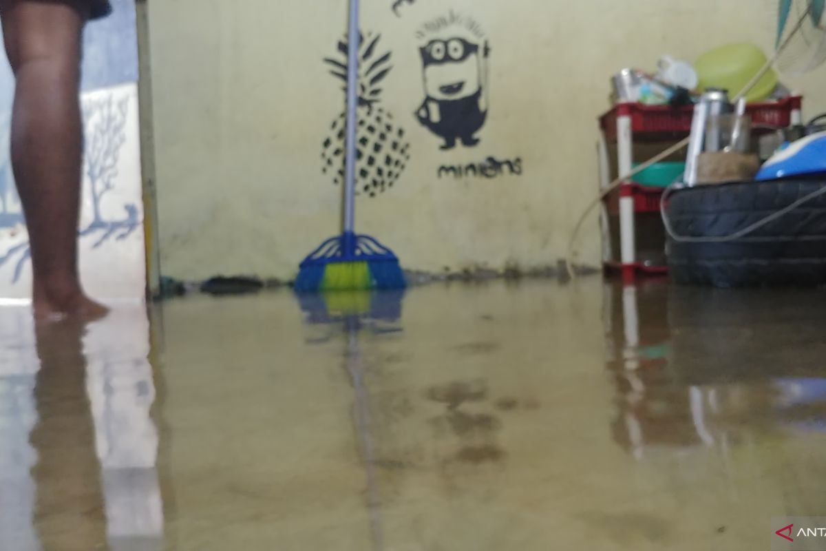 Banjir genangi sejumlah rumah warga di Padang